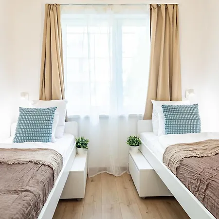 - Balcony - Modern Budapesta